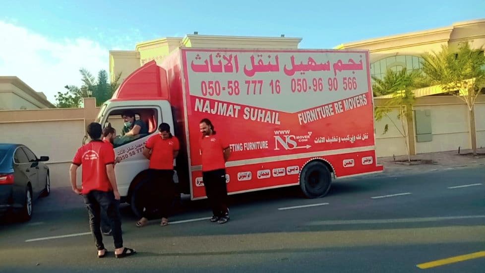 apartment movers in dubai crew with moving truck