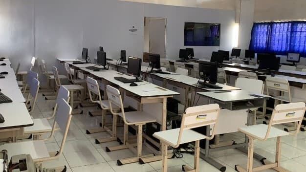 School furniture moving service in UAE with efficient relocation and organization
